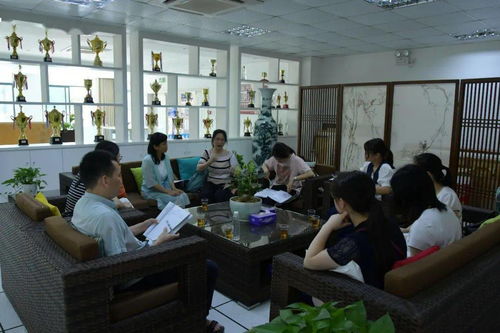 同課異構(gòu)競芳菲，協(xié)同交流謀發(fā)展——記三校青年教師“同課異構(gòu)”聯(lián)合教研活動